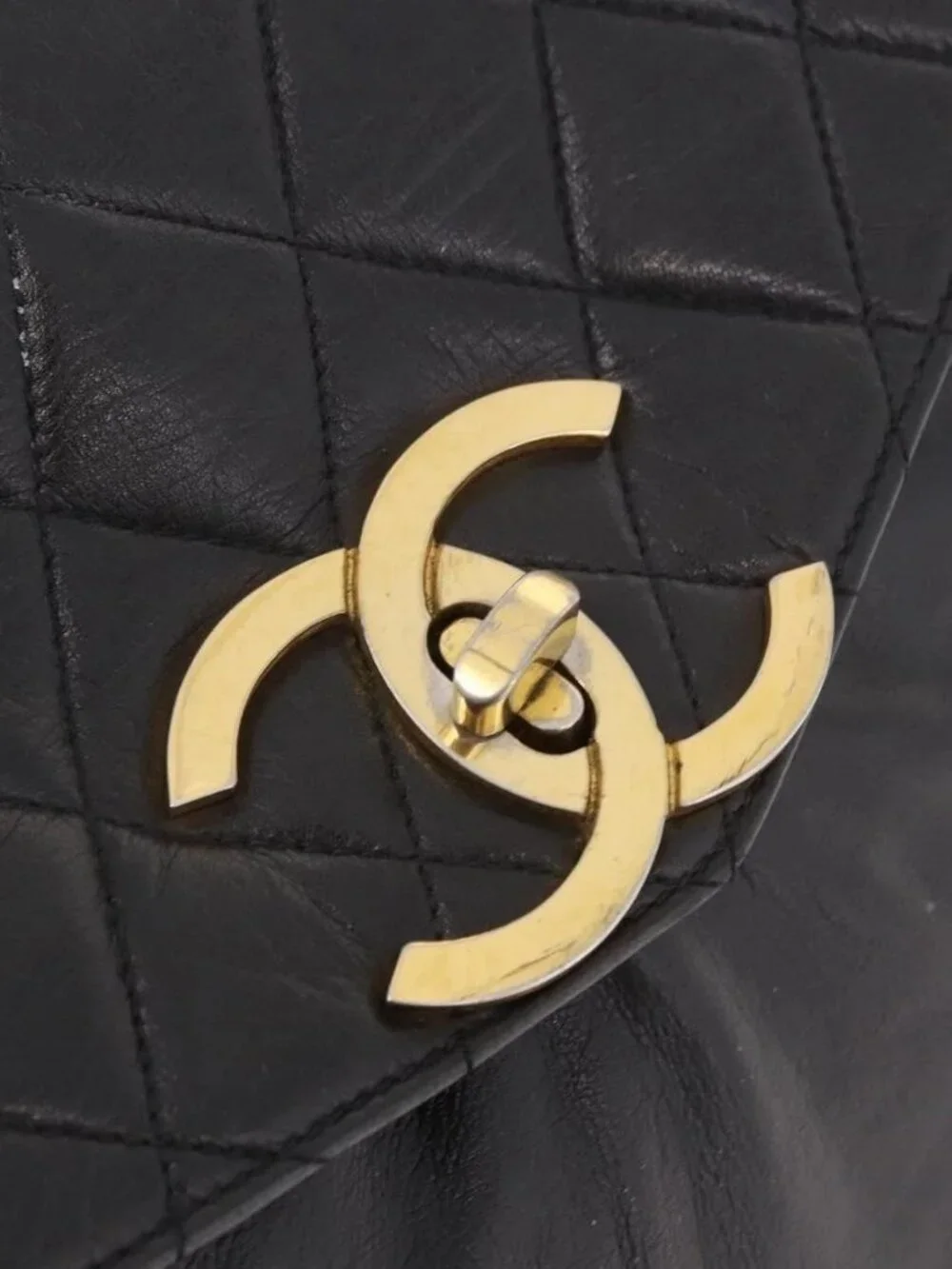 CHANEL Matelasse Hand Bag Lamb Skin Black Gold CC Auth 183326A